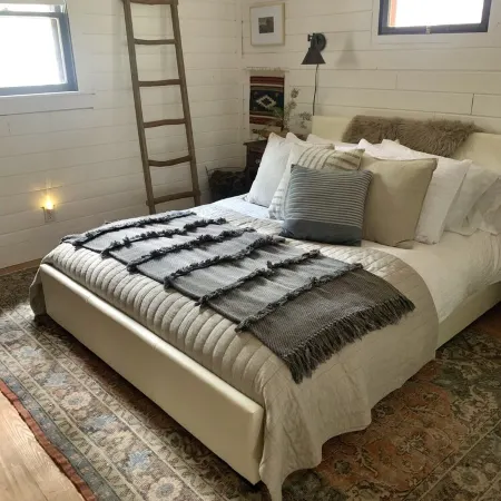 Cozy Cottage Cabin with Wood Burning Fireplace - Pet Friendly! Charming Updates!