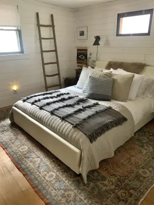 Cozy Cottage Cabin with Wood Burning Fireplace - Pet Friendly! Charming Updates!