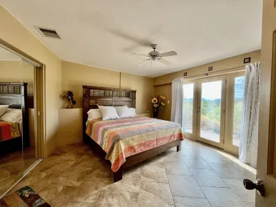 Charming Adobe Casita! Large Lot in Upscale Quiet Neighborhood. STR 15734641