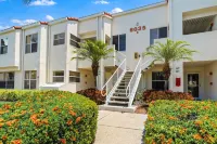 Pool View Balcony and Tropical Landscaping - Beautiful Coastal Escape
