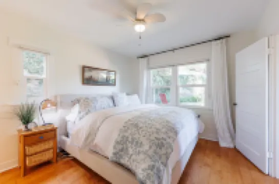 Private Pool and Spa Oasis - Charming Tranquil Retreat