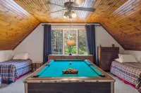 Luxurious Fireplace and Billiards - Stunning Golf Course Retreat