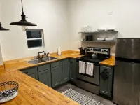 Quaint 1-bedroom Studio ~ Walk to Food & Drinks Các khách sạn ở Knox County