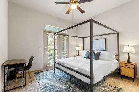 Stylish Oasis with Fast WiFi and Full Kitchen - Chic Retreat Отели рядом с Аэропорт Бергстром