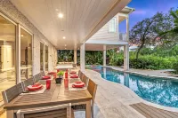 Stunning Canal Front with Private Pool and Rooftop Views - Luxurious Haven