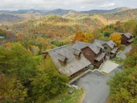 Breathtaking Mountain Views and Modern Design - Stunning Cabin Retreat Hotel a Madison County