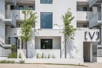 Stunning River View and Huge Patio - Exquisite Penthouse Retreat