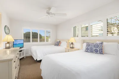 Stylish Coastal Townhouse with Two Pools and Spa - Inviting Retreat Fletcher Cove Community Center附近的飯店