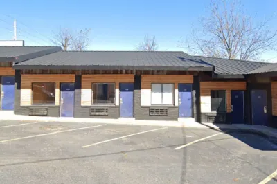 Stylish Retreat with WiFi, Parking, Patio, Fireplace, AC