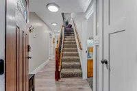 Scenic Forest Views and Cozy Balconies - Charming Woodsy Retreat