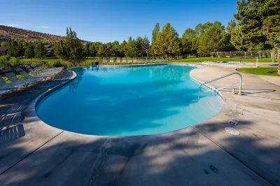 Deschutes River View Eagle Crest Hotel in zona 1715