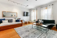 Suite 725 on Main |Recently Face-Lifted |Walkable Dwntwn Condo |Parking |Dining |Nightlife |Shopping 레이크제네바 호텔