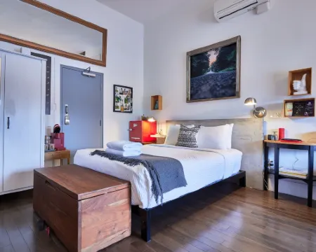 Edison's Inn Hotels in Stratford