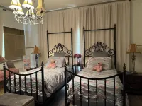 The Palace with private hot tub, sauna & fitness room.