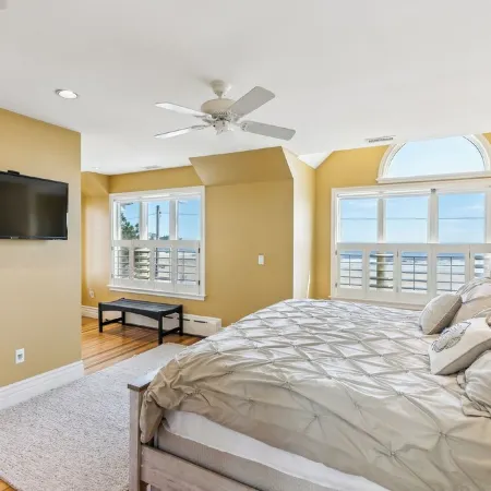 Spectacular Oceanfront Beach House on Gooch's Beach