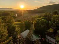 Elmhurst House/ Town-House - Gnd Floor - 3Bd Catskill Mtn View Hotels in Catskill