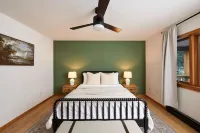 Charming Chalet with Deck and Fire Pit - Serene Nature Retreat Hotels in Callicoon