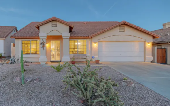 Beautiful Retreat with Lagoon Pool and Golfing Oasis - Exquisite Escape