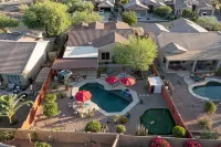 Mountain Views and Resort Amenities - Stunning Oasis Retreat