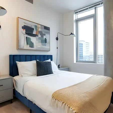 2BR Penthouse | Gym, Pool | Bellevue | Sophari A