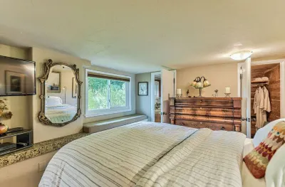 Tranquil Tuckaway w/ Ocean/Pt Lobos views,1200sqft patio, firepit, pet friendly!