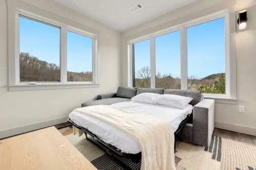 Cycling Oasis with Premium Amenities and Outdoor Space - Stunning Loft Hotels in Bella Vista