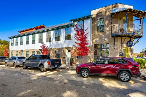 Stylish, dog-friendly condo with WiFi, board games, washer/dyer, & central AC