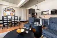 2BR Perfect Getaway in Iconic Downtown | The Mayfair