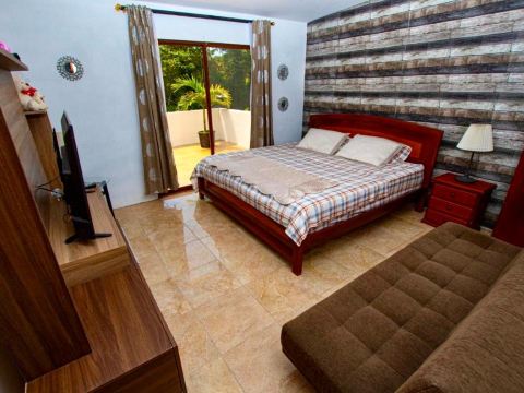 Amancay House