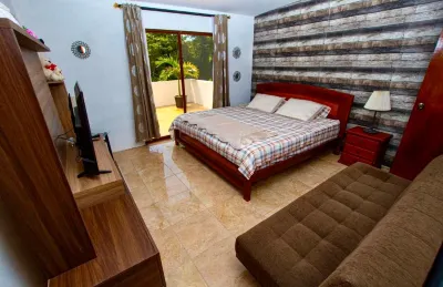 Amancay House