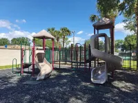 Very Clean & Spacious! Pool, Game Room, BBQ, 2 King Masters--Close to Disney!