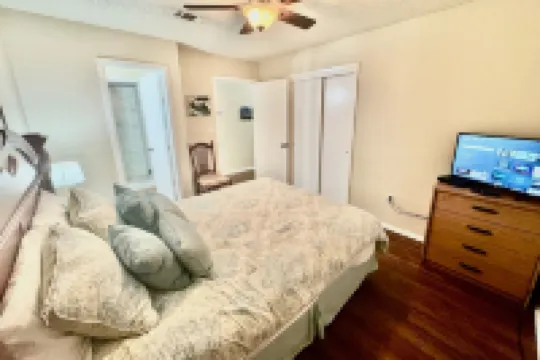 Stunning River Views and Cozy Comfort - Idyllic Vacation Haven