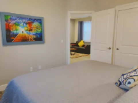 Tranquil Oasis - Private Yard and Serene Setting