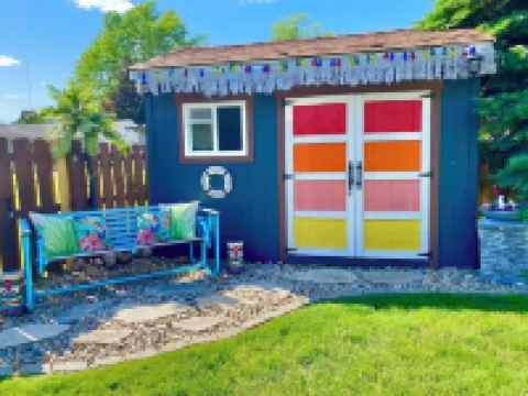 Time Traveler - Hot Tub, firepit, grill, games, and fun!