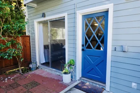 Charming Retreat: Fully Equipped 1-BR Guest Suite in San Rafael