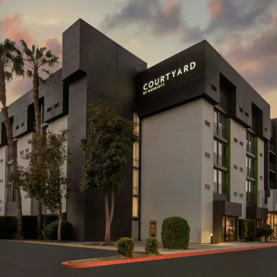 Courtyard San Jose Airport Hotels near Heritage Rose Garden
