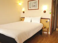Hotel de la Brière (Ancien Campanile) Ξενοδοχεία στην πόλη Trignac
