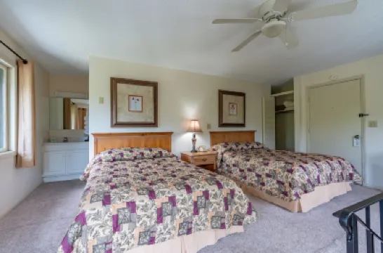 4 Seasons at Beech Mountain Hotel a 