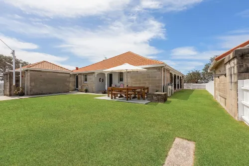 ريفليكشنز نورا هيد لايت هاوس كوتيدجز