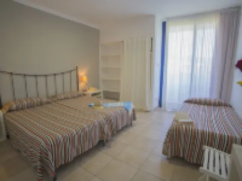 CASA DEL MAR ROSES SL Hoteles en Rosas