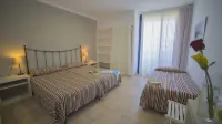 Casa Del Mar Hotel & Apartaments Hotels in Palau-saverdera