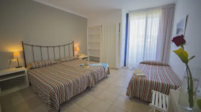 Casa Del Mar Hotel & Apartaments Отели рядом с достопримечательностью «Крепость Росас»