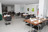 Phoenix Plaza Hotel Apartments Hotels in Abu Dhabi