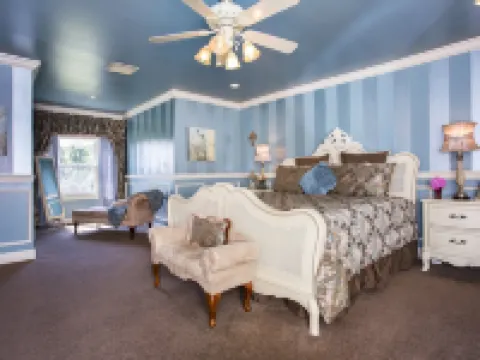 Pillow and Paddock B&B Hotels in Oldham County