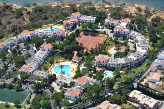 Alfagar Aparthotel Hotels near Praia da Balaia