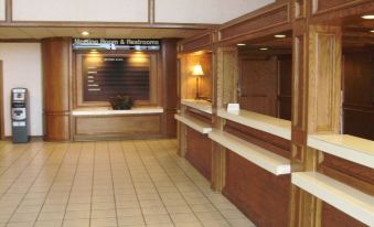 Trade Winds Central Inn