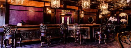 Hotel DeFuniak Отели в г. Дефьюниак Спрингс