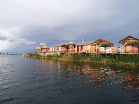 Uros Qhota Uta Lodge Hotels in 
