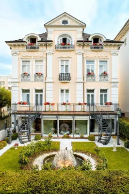 Hotel Villa am Kurpark فنادق في Friedrichsdorf
