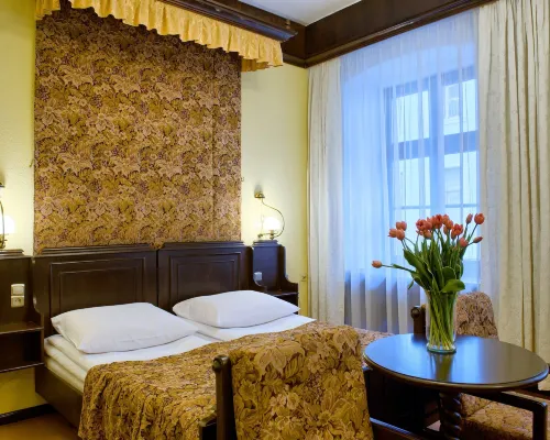 Hotel Dwór Polski Hotels near Miejska Gallery